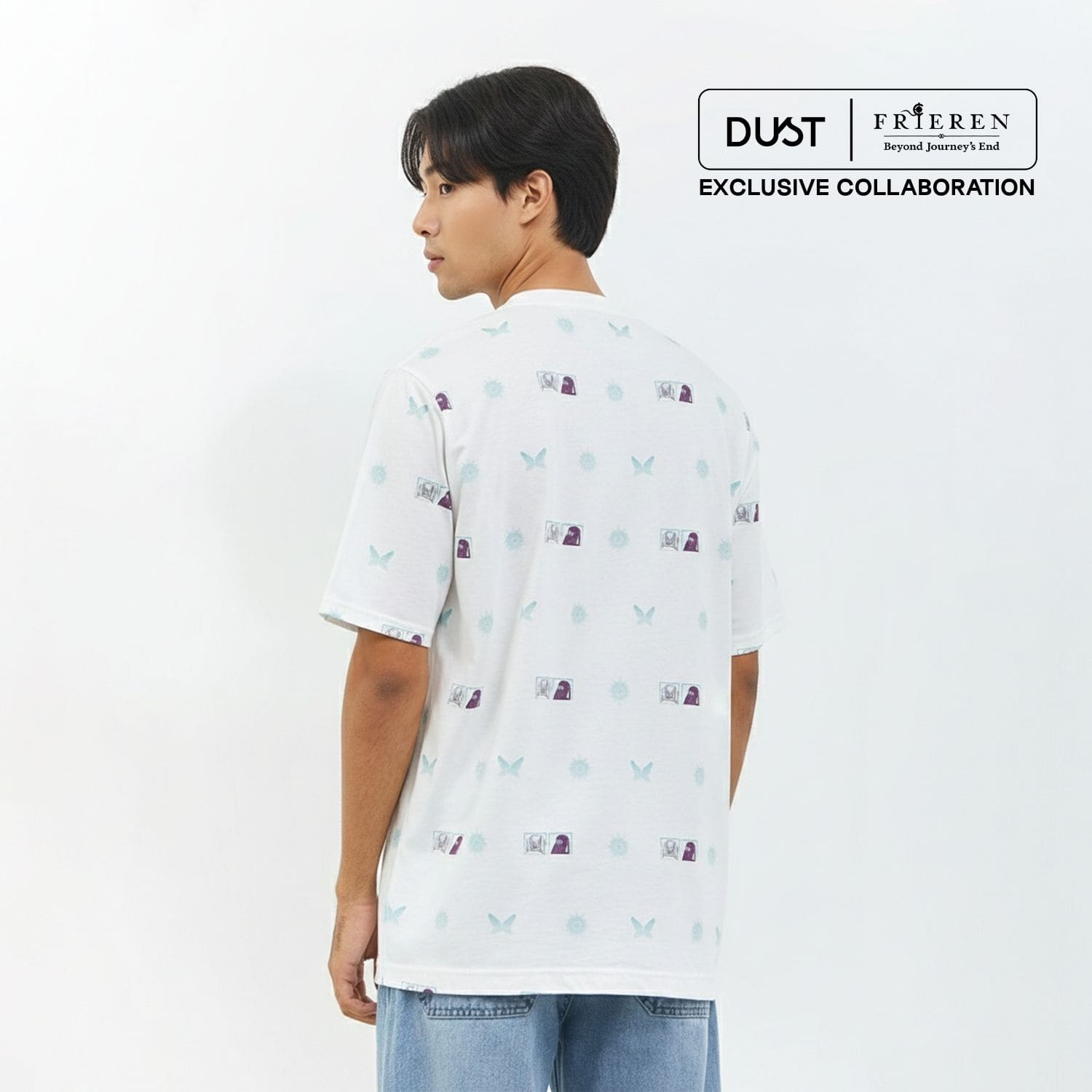 DUST Kaos Abstrak Unisex Frieren With Fern Putih (D.74293-U)