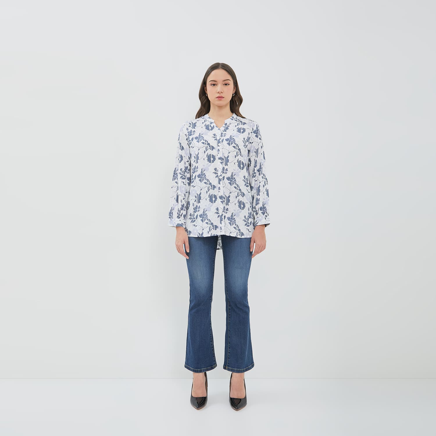 DUST Blouse Narva Abstrak Biru Tua ECOVERO™ Comfease (D.116560)