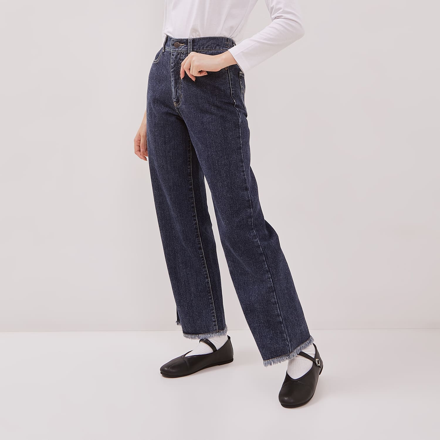 DUST Celana Baggy Wide Leg Unfinished Jeans Dalihara Medium Dark Blue (D.39128)