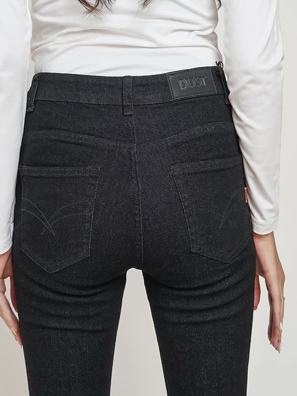 DUST Celana High Rise Bootcut Jeans Kalula Black Denim (D. 31301-BC)