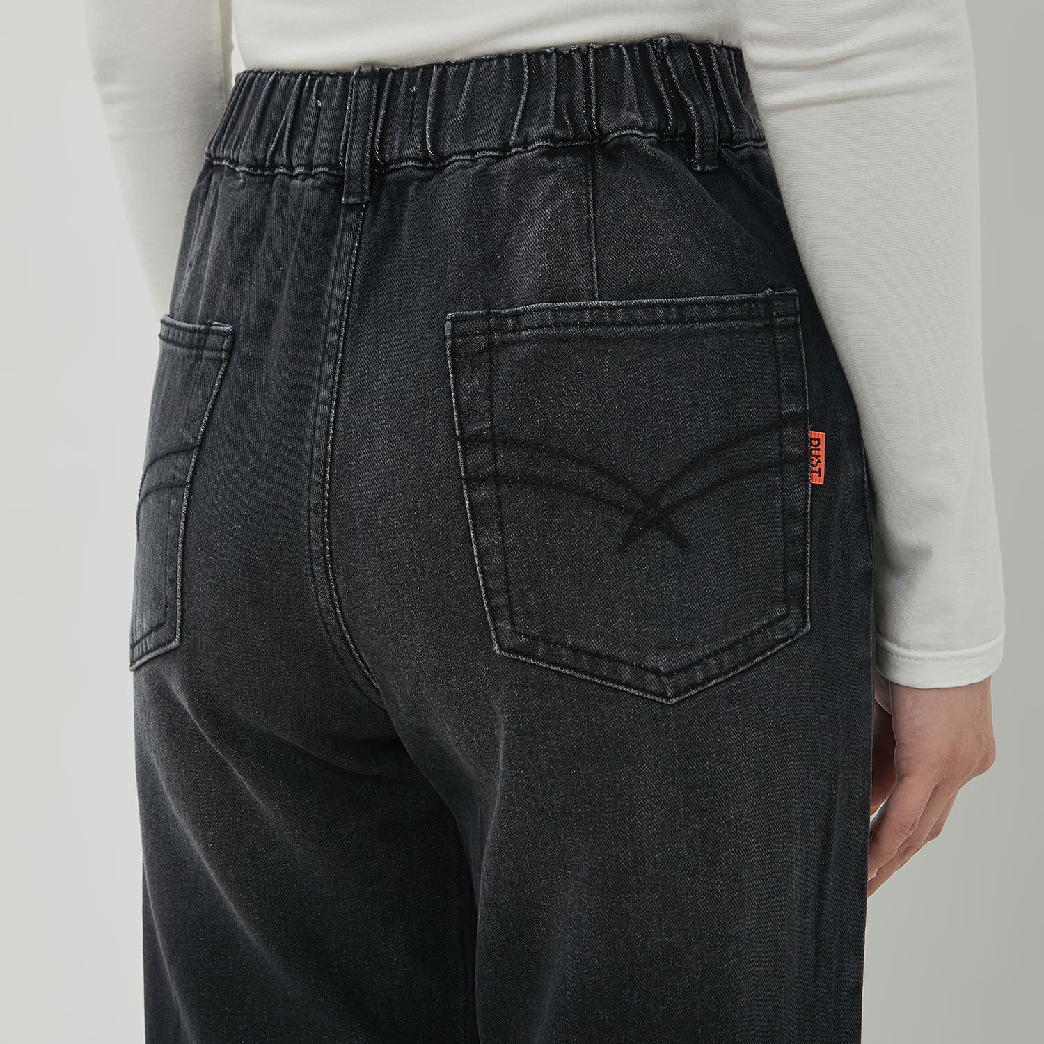 DUST Celana High Loose Jeans Gamila Dark Grey (D.39196)