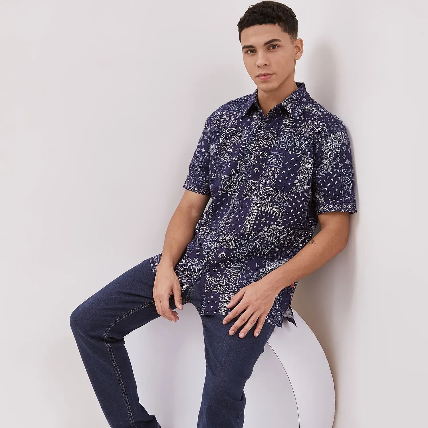 DUST Kemeja Rio Abstrak Navy (DM. 1439)