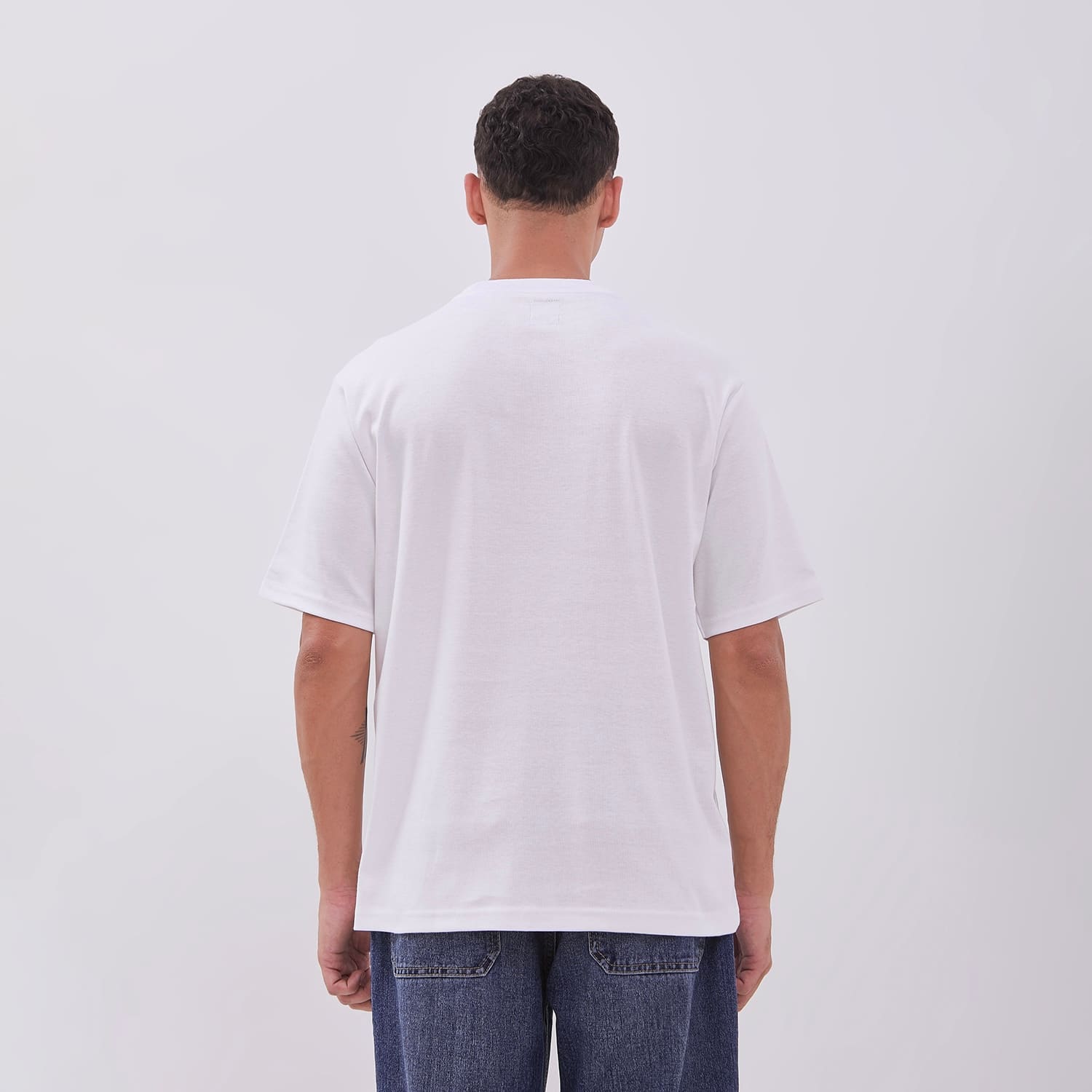 DUST Kaos Kio Putih (DM.7455)