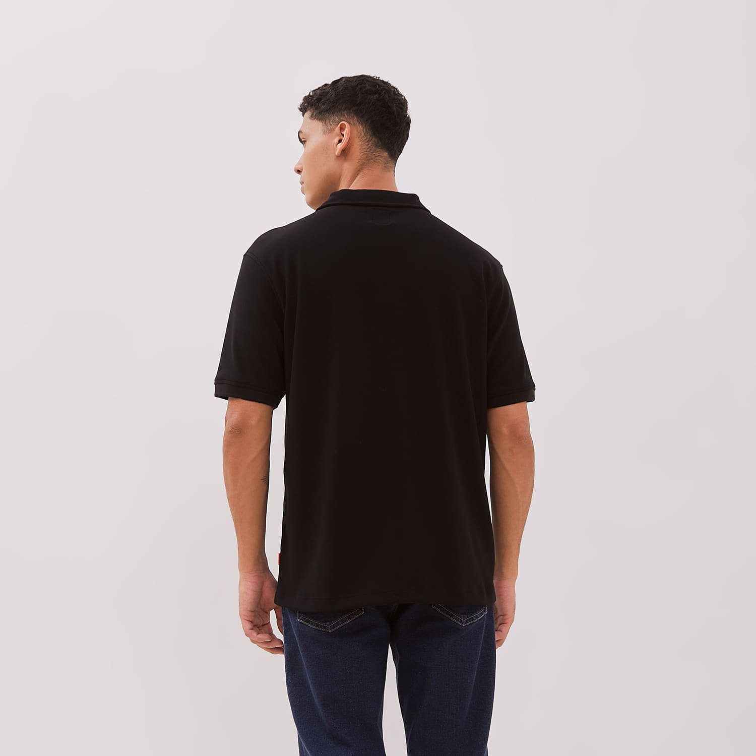 DUST Kaos Polo Bian Hitam (DM.7612)